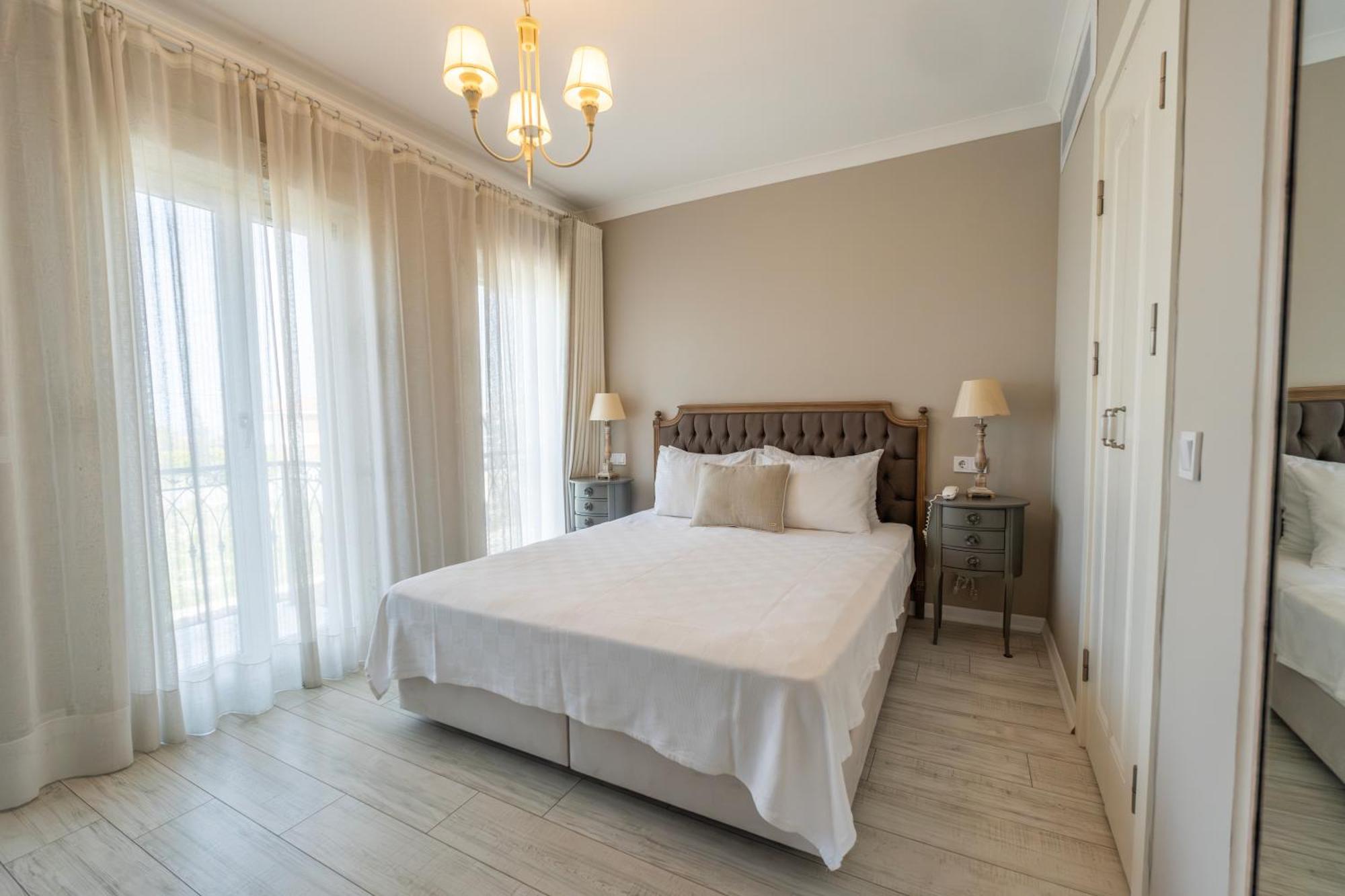 Eritrina Alaçatı Luaran gambar